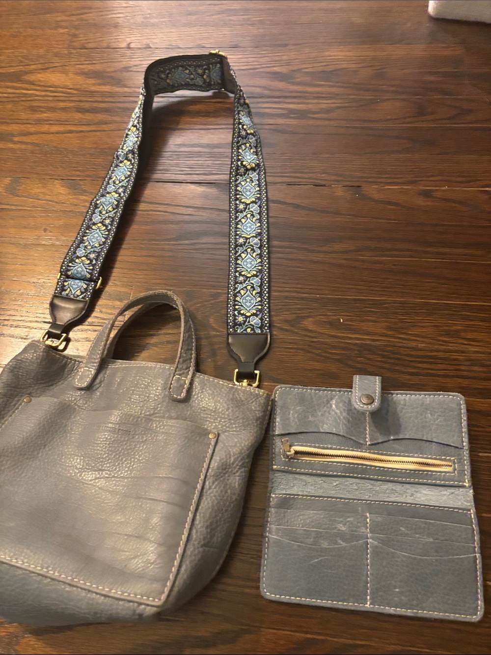 Portland Leather Gray Shoulder Bag with Patterned Strap - Picture 5 of 8